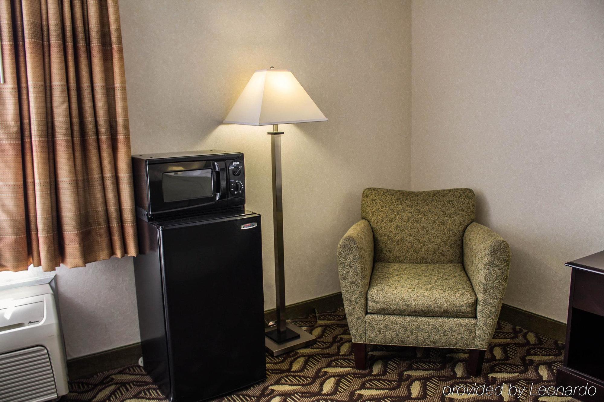 Quality Inn & Suites Mansfield Exteriör bild