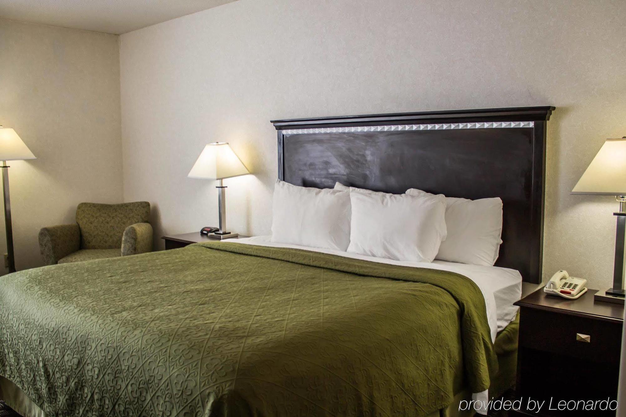 Quality Inn & Suites Mansfield Exteriör bild
