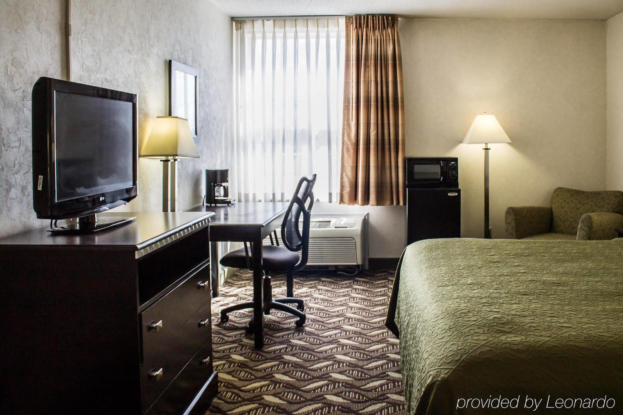 Quality Inn & Suites Mansfield Exteriör bild